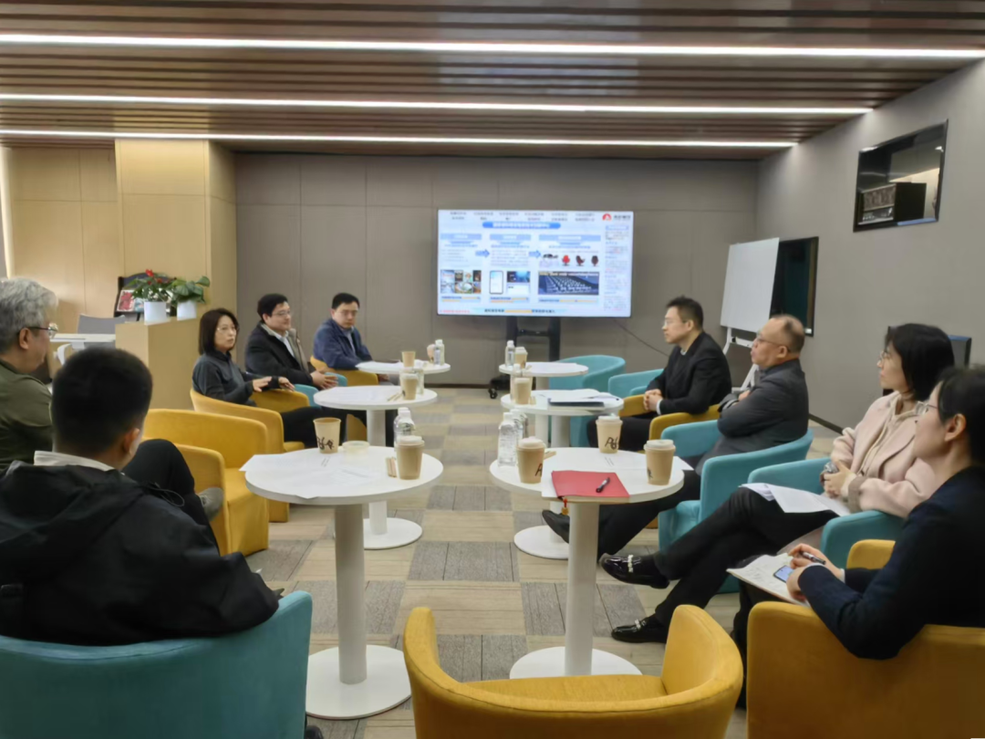 貫徹“XR產(chǎn)業(yè)創(chuàng)新中心”建設(shè)戰(zhàn)略布局，西投控股赴西部電影集團(tuán)有限公司座談交流