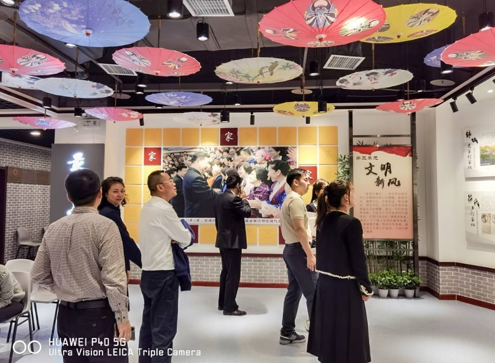 公司固定收益部黨支部、投行業(yè)務(wù)部黨支部、綜合事務(wù)部與金融（產(chǎn)業(yè)）基地保障黨支部開展聯(lián)合黨日活動